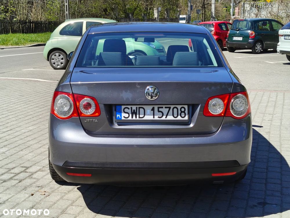 Volkswagen Jetta 1.6 Freestyle - 33