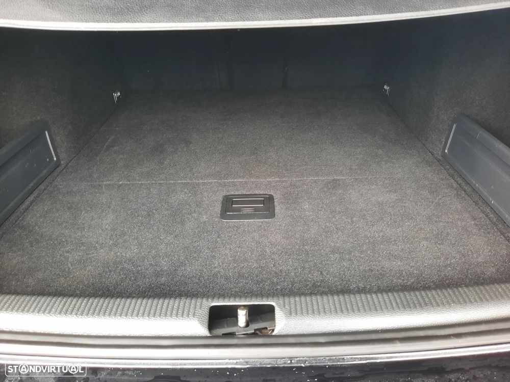 VW Passat Variant 2.0 TDi Confortline - 36