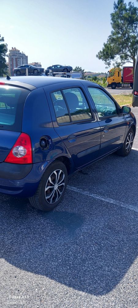Renault Clio 1.2 16V Privilège - 9