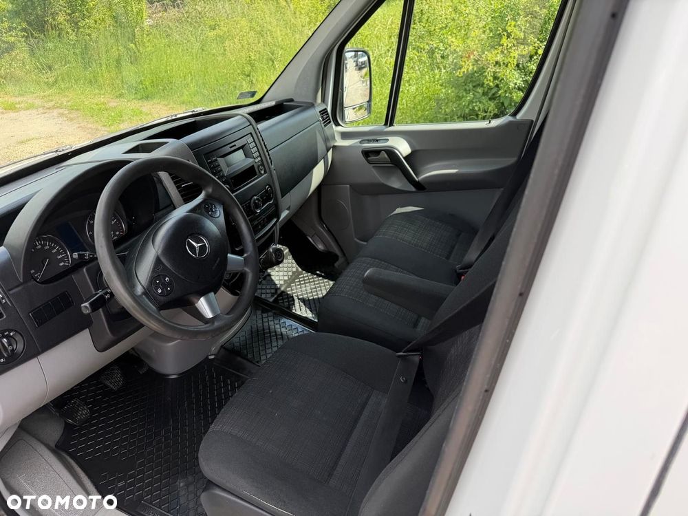 Mercedes-Benz Sprinter - 9