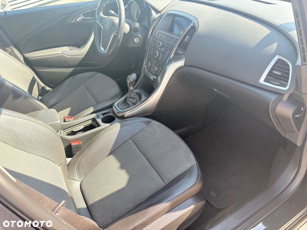 Opel Astra 1.4 T Cosmo - 11