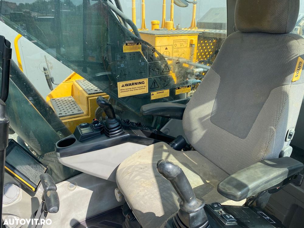 Volvo EC 250 EL Excavator - 8