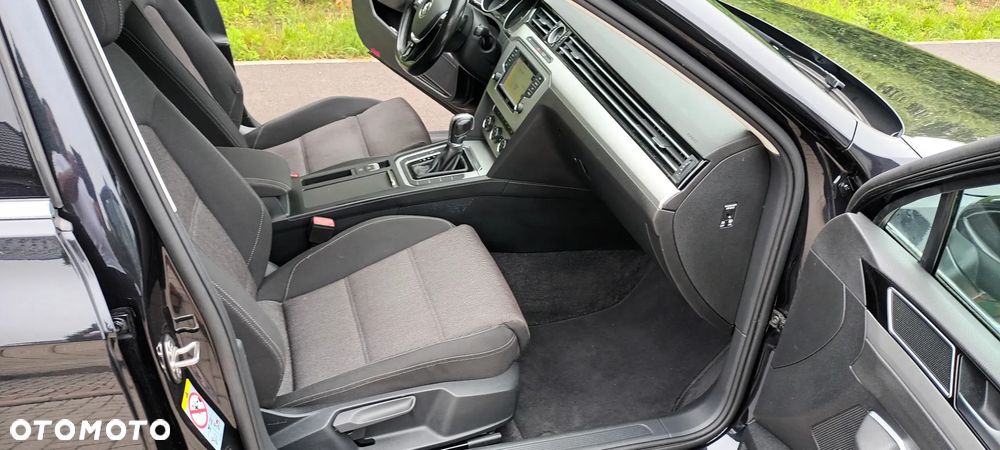 Volkswagen Passat 2.0 TDI (BlueMotion Technology) DSG Comfortline - 11