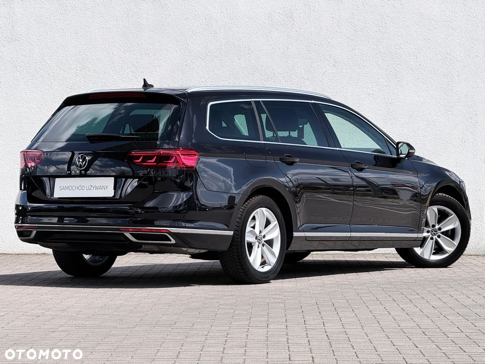 Volkswagen Passat Variant 2.0 TSI Elegance DSG - 3
