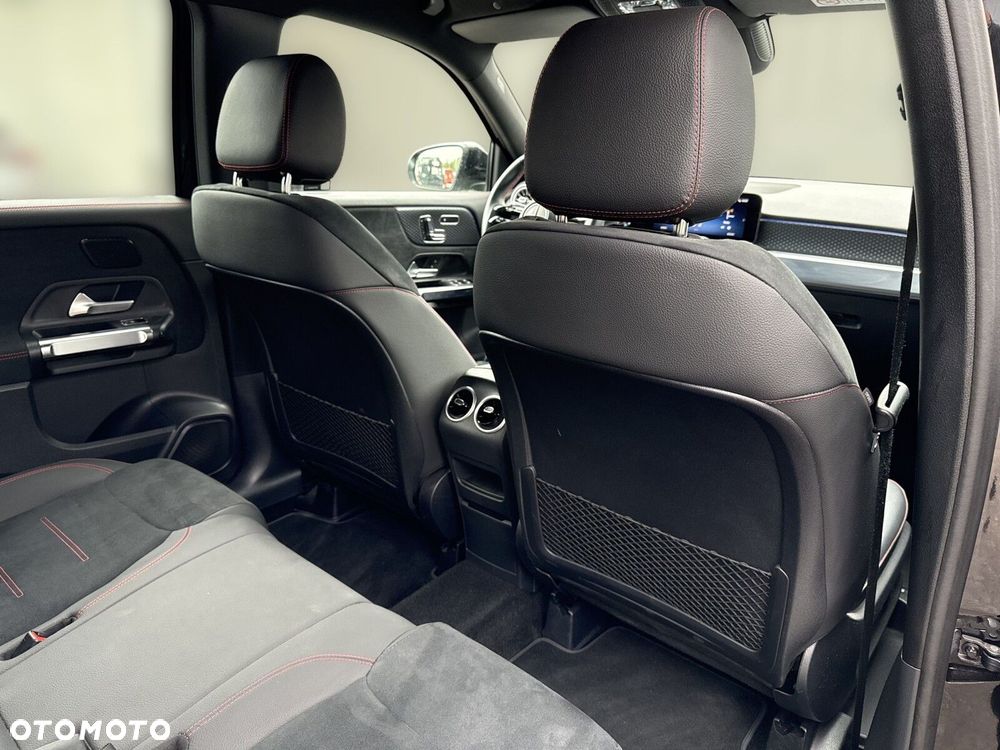 Mercedes-Benz GLB - 21
