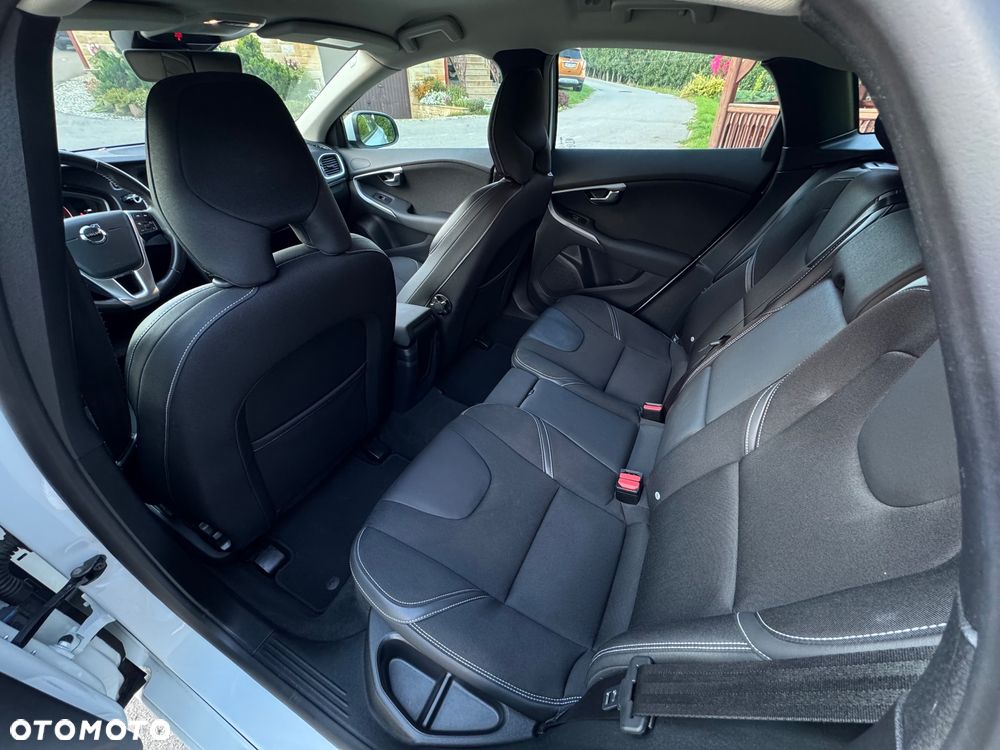 Volvo V40 T2 Geartronic Momentum - 21