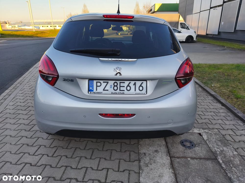 Peugeot 208 PureTech 82 Urban Move - 4