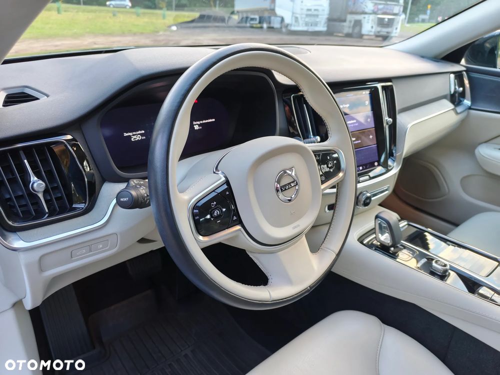 Volvo S60 T8 Recharge AWD Plus Dark - 14