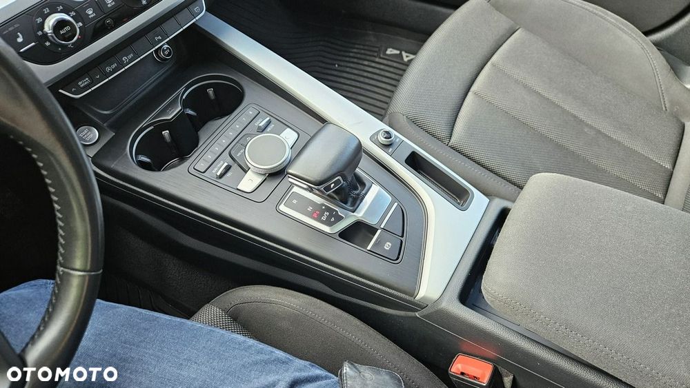 Audi A4 Avant 2.0 TDI DPF clean diesel quattro S tronic Ambiente - 35