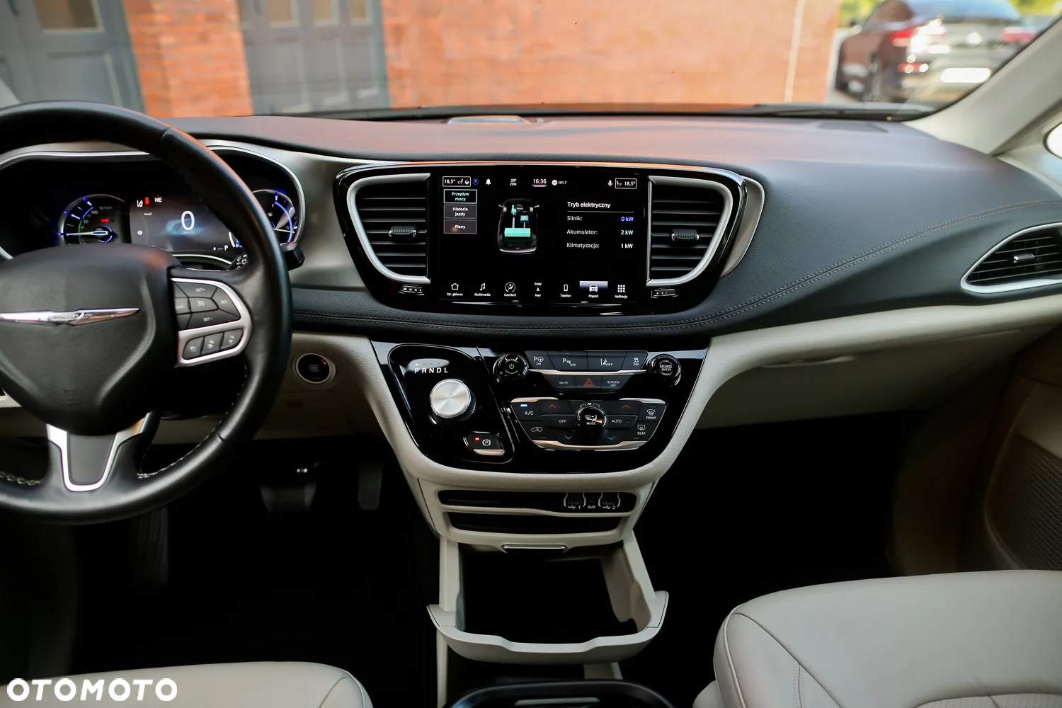 Chrysler Pacifica - 27