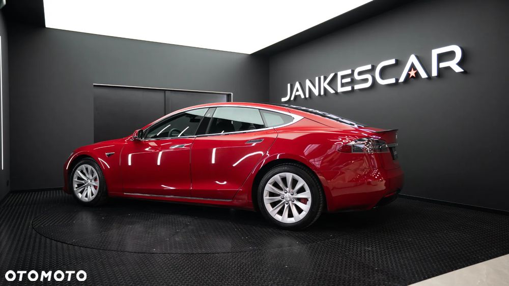 Tesla Model S Performance - 18