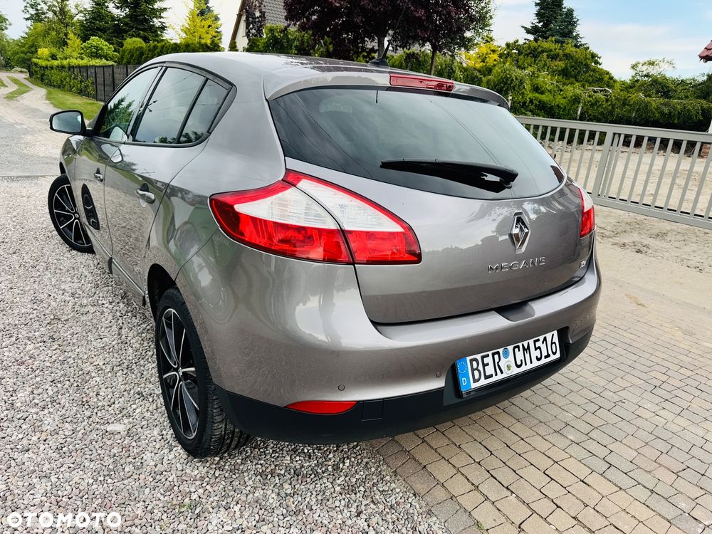 Renault Megane ENERGY TCe 115 Start & Stopp Bose Edition - 27