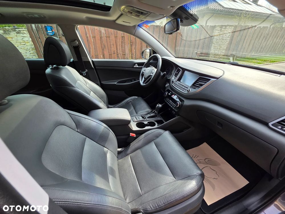 Hyundai Tucson 2.0 CRDI 4WD Automatik Premium - 25