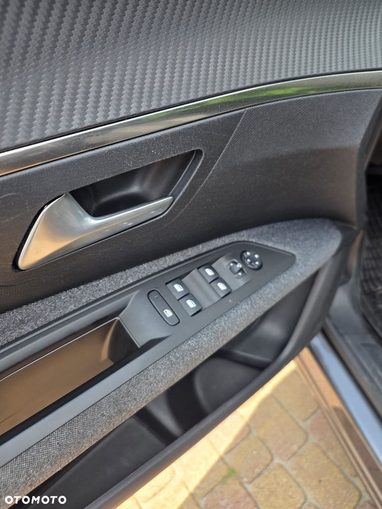 Peugeot 3008 PureTech 130 Stop & Start GPF EAT8 Active Business-Paket - 13