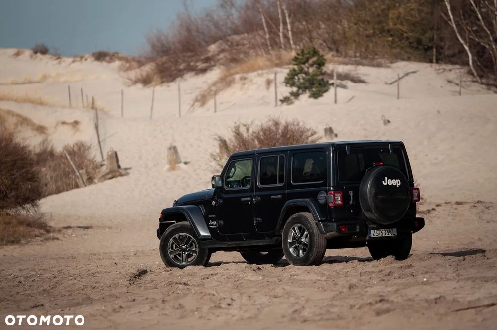 Jeep Wrangler Unlimited GME 2.0 Turbo Sahara - 2