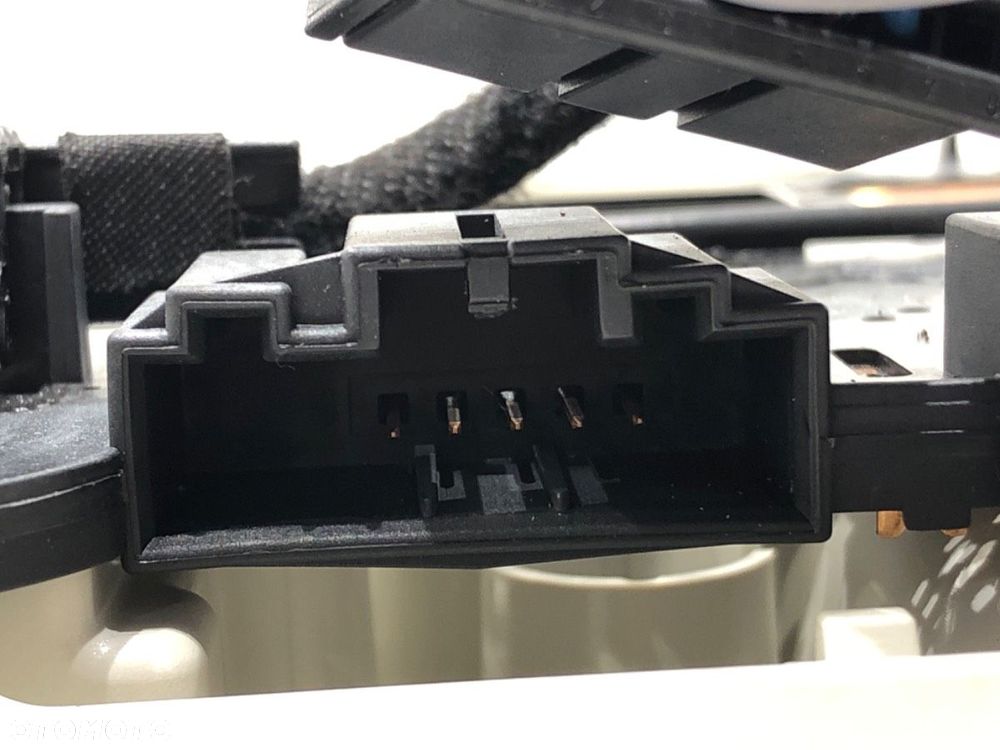 LAMPA SUFITOWA - 57.00 PLN - AUDI A4 B8 Avant (8K5) 2007 - 2015 1.8 TFSI 118 kW [160 KM] benzyna - 3