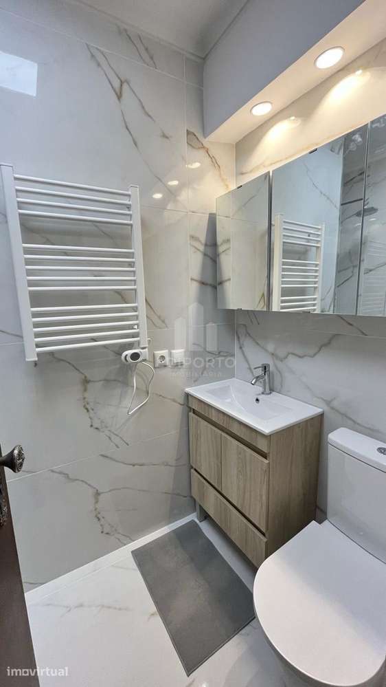 Apartamento T2 mobilado no Candal, próximo ao arrábida Shopping -  Dis - Grande imagem: 3/6