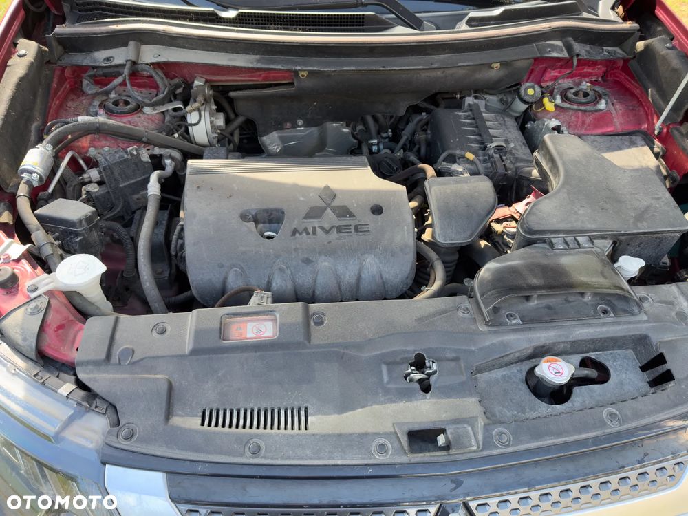 Mitsubishi Outlander 2.0 Instyle SDA 4WD CVT - 23