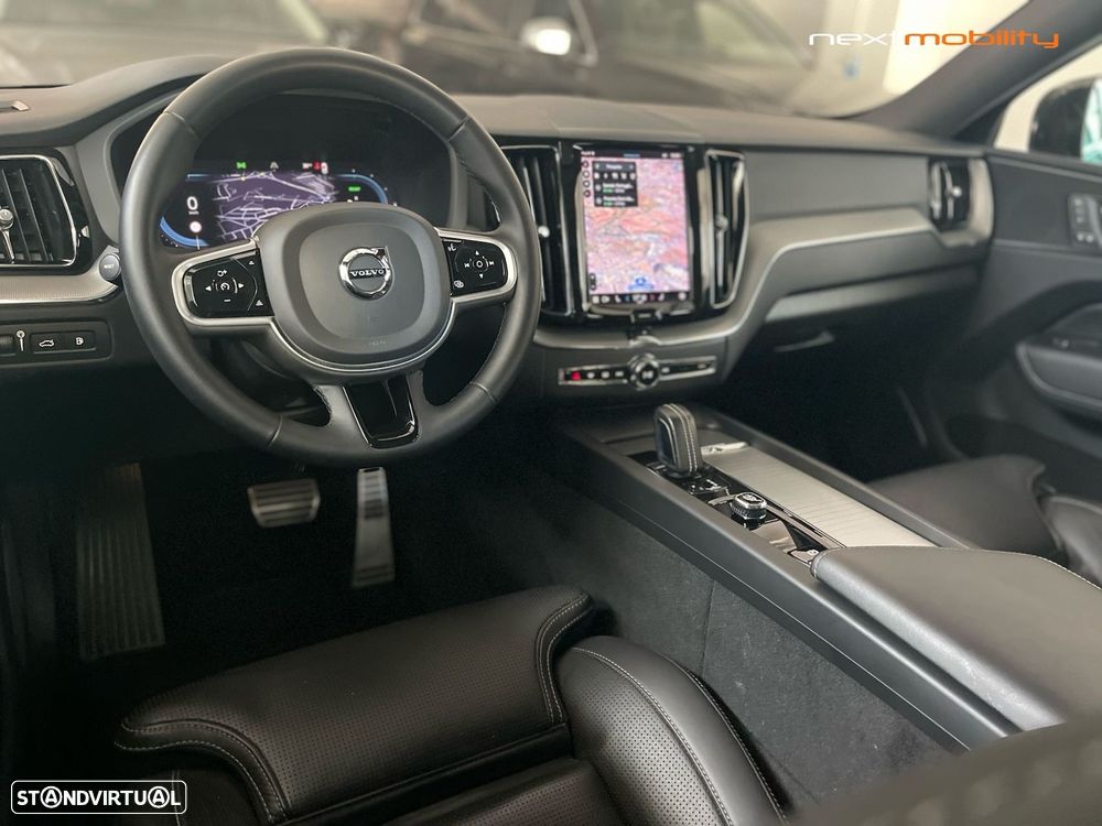 Volvo XC 60 2.0 T6 PHEV R-Design AWD - 10