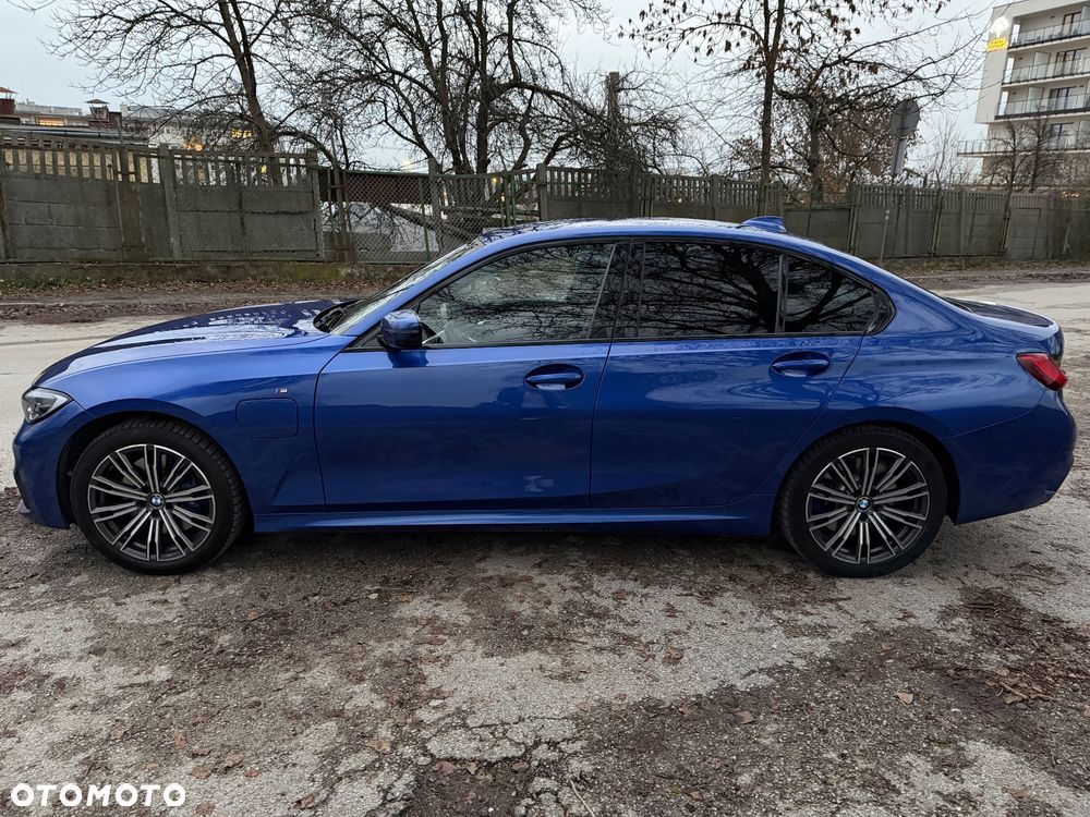 BMW Seria 3 330e Sport Line - 8