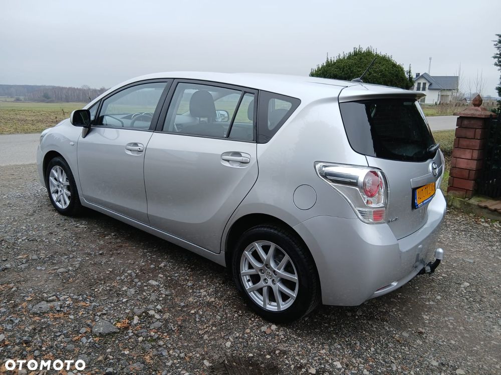 Toyota Verso 1.8 Executive - 12