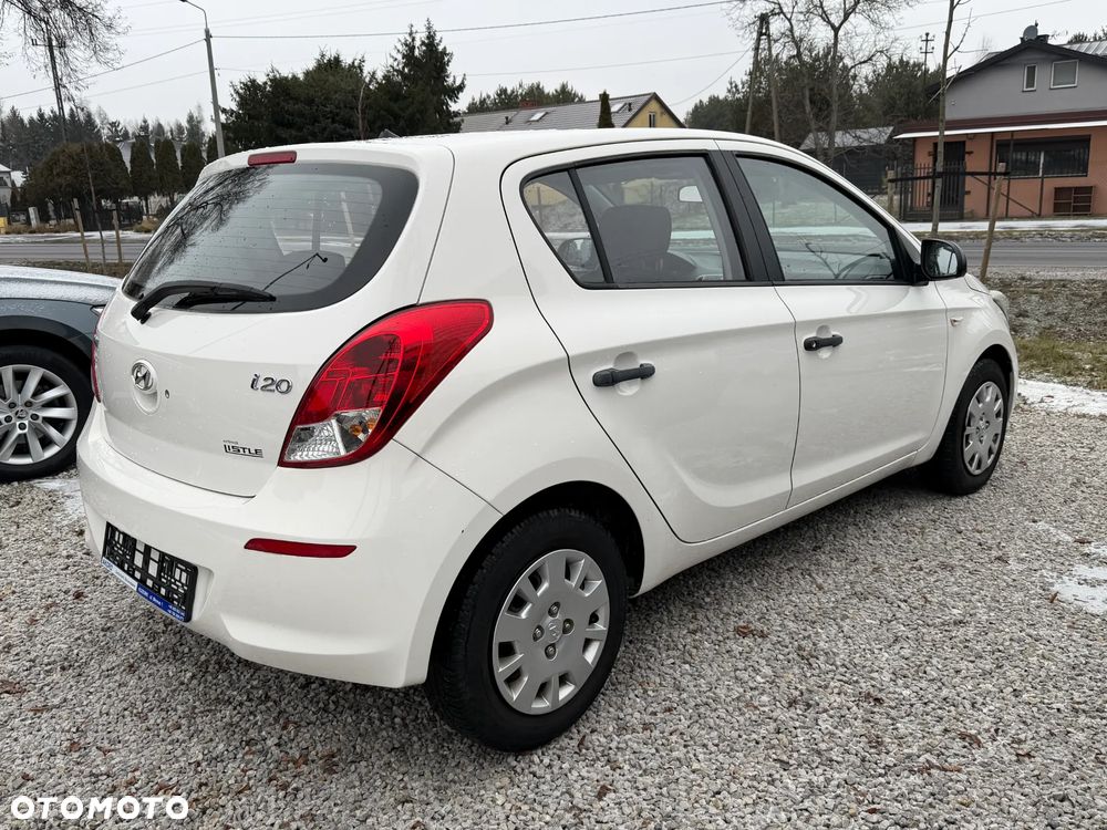 Hyundai i20 - 12