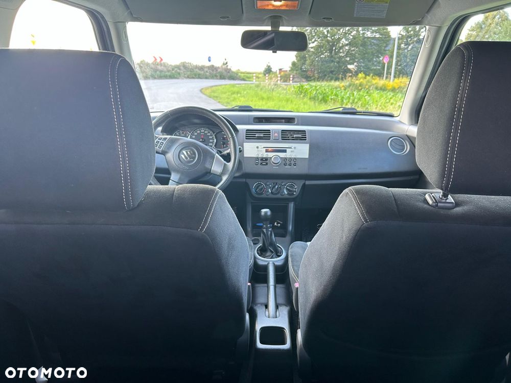 Suzuki Swift 1.3 Limited 25 - 12