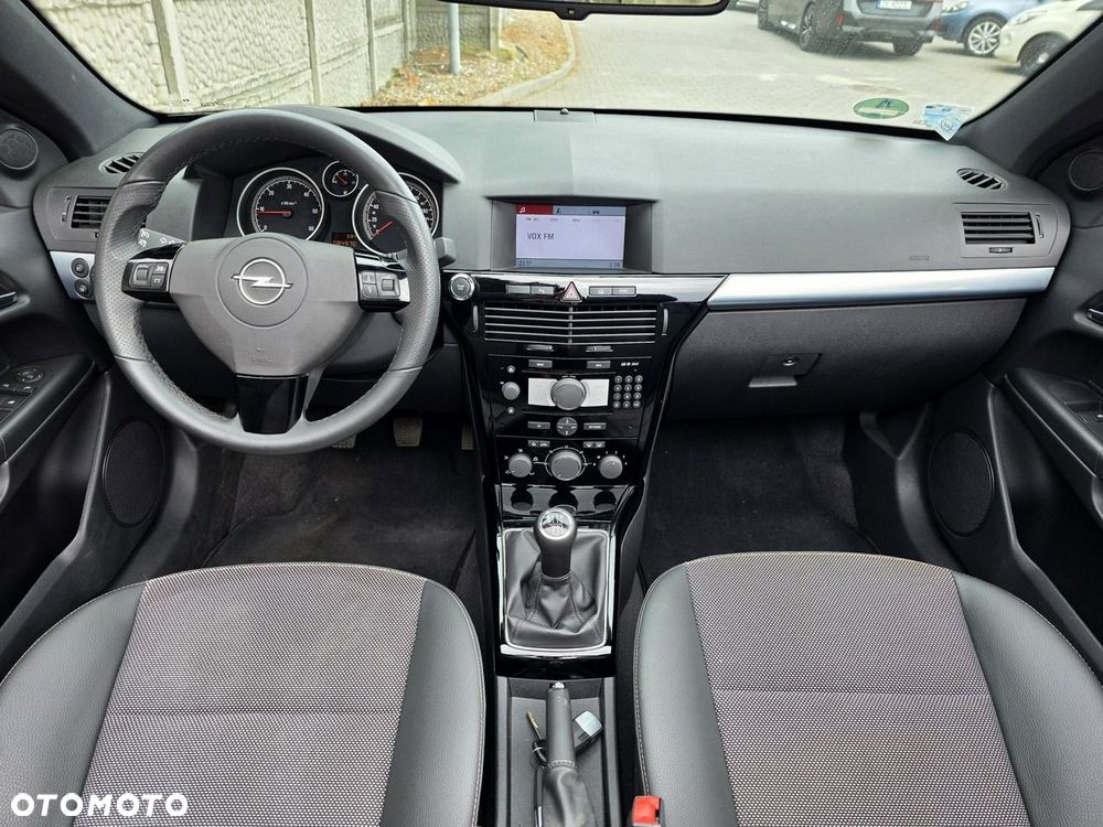 Opel Astra 1.9 CDTI Cosmo - 17