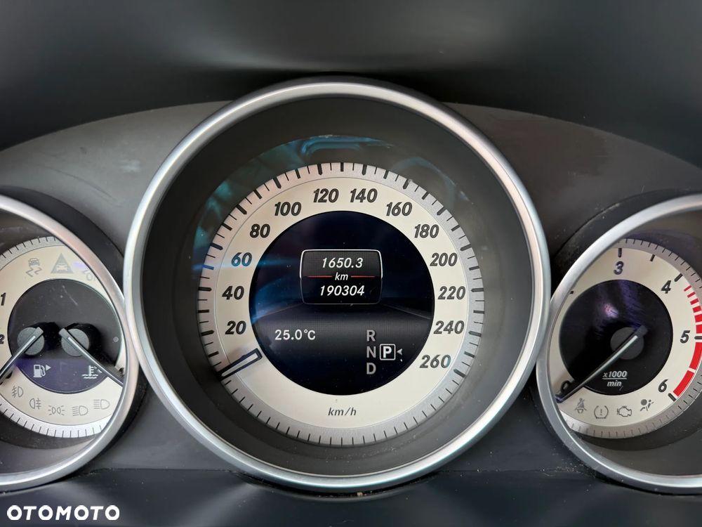 Mercedes-Benz Klasa E 220 CDI 7G-TRONIC - 16