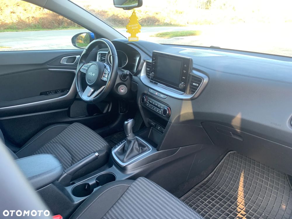 Kia Ceed - 10