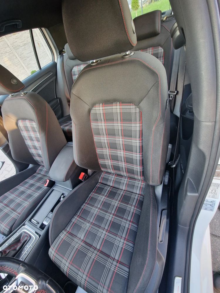 Volkswagen Golf GTI 2.0 TSI OPF DSG Performance - 26