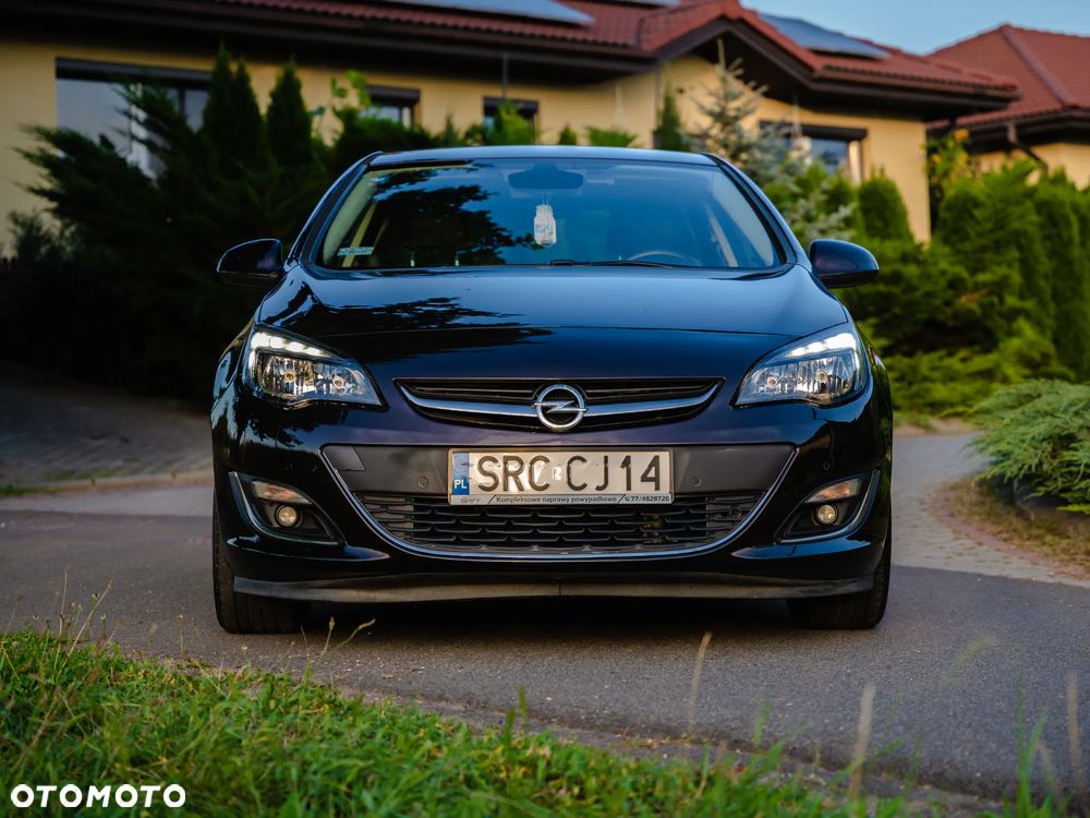 Opel Astra 1.4 T Executive - 10
