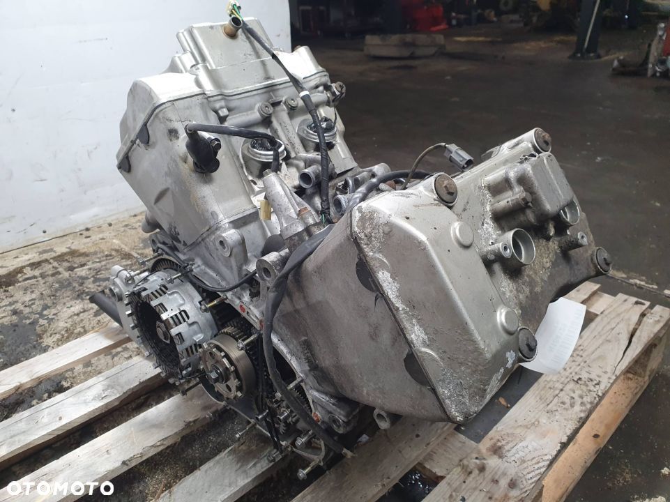 SILNIK MOTOCYKL HONDA VFR 800RR RC46E - 4