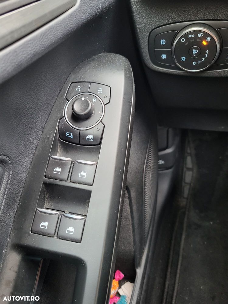 Ford Focus 1.5 EcoBlue Start-Stopp-System Aut. TITANIUM - 8