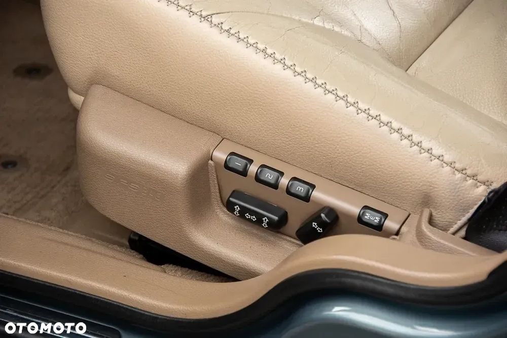 Volvo XC 70 2.4D AWD Summum - 36