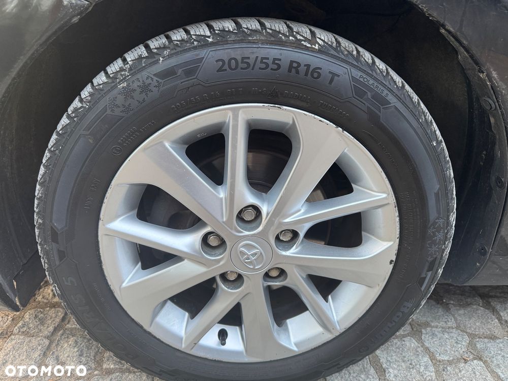 Toyota Auris 1.6 Premium + - 11