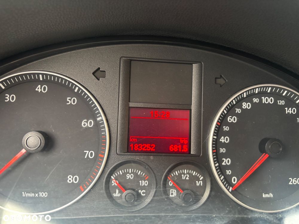 Volkswagen Golf - 24