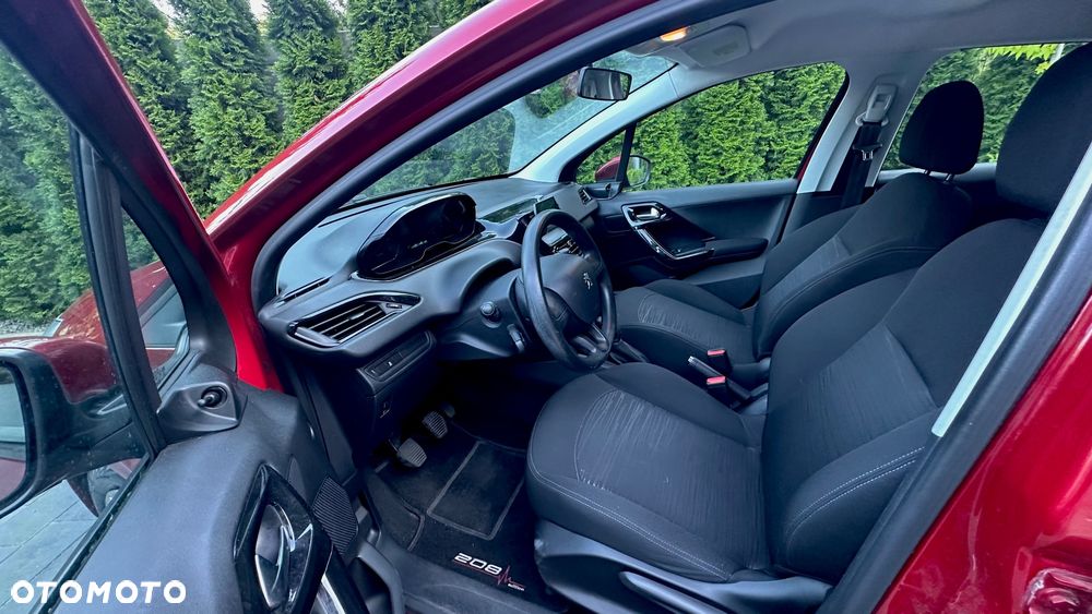 Peugeot 208 - 14