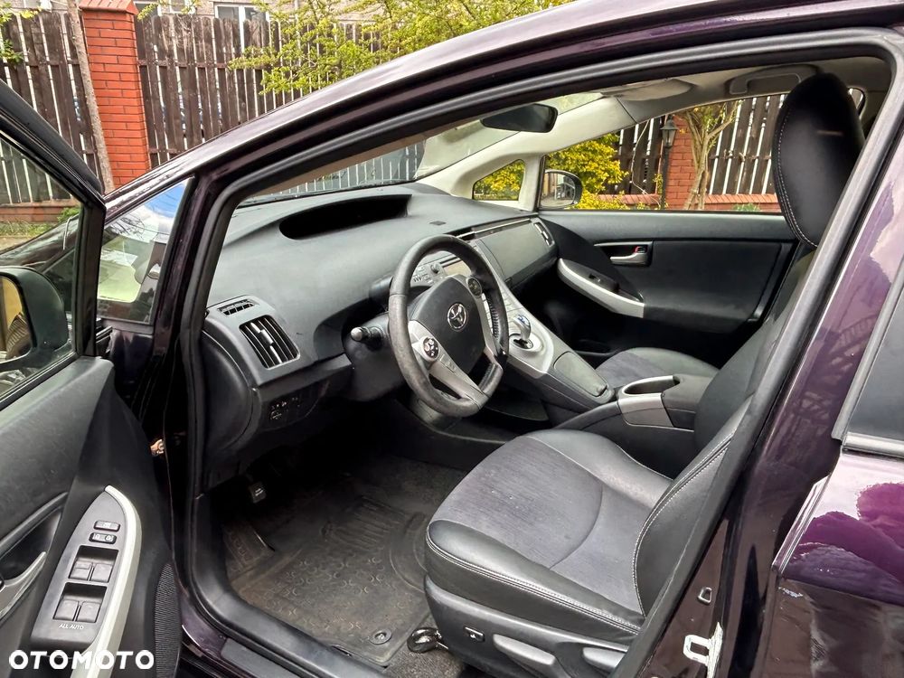 Toyota Prius 1.8 HSD Prestige - 5