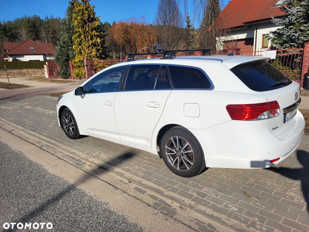 Toyota Avensis 2.0 D-4D Premium - 1