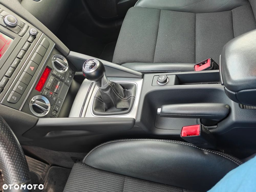Audi A3 Sportback 2.0 TDI DPF S line Sportpaket - 15