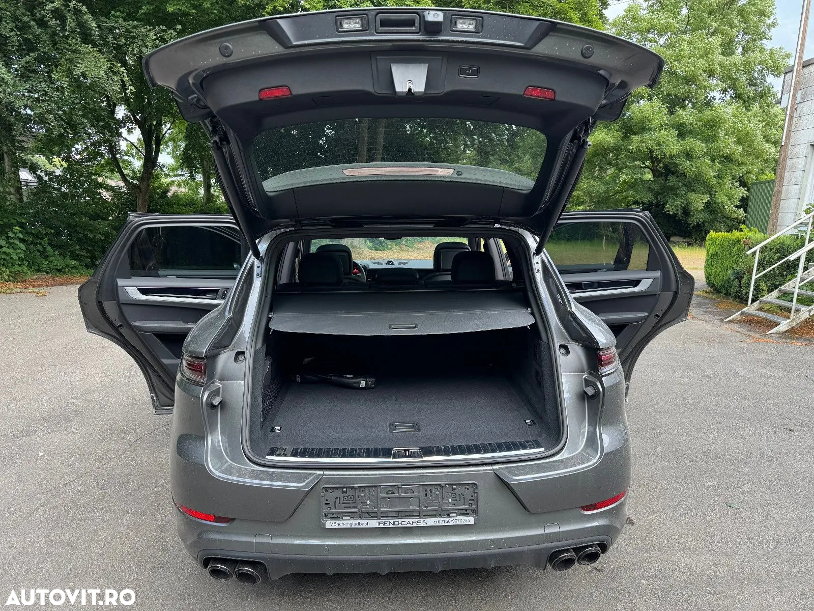 Porsche Cayenne - 6