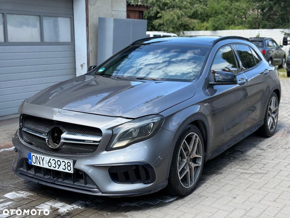 Mercedes-Benz GLA - 1