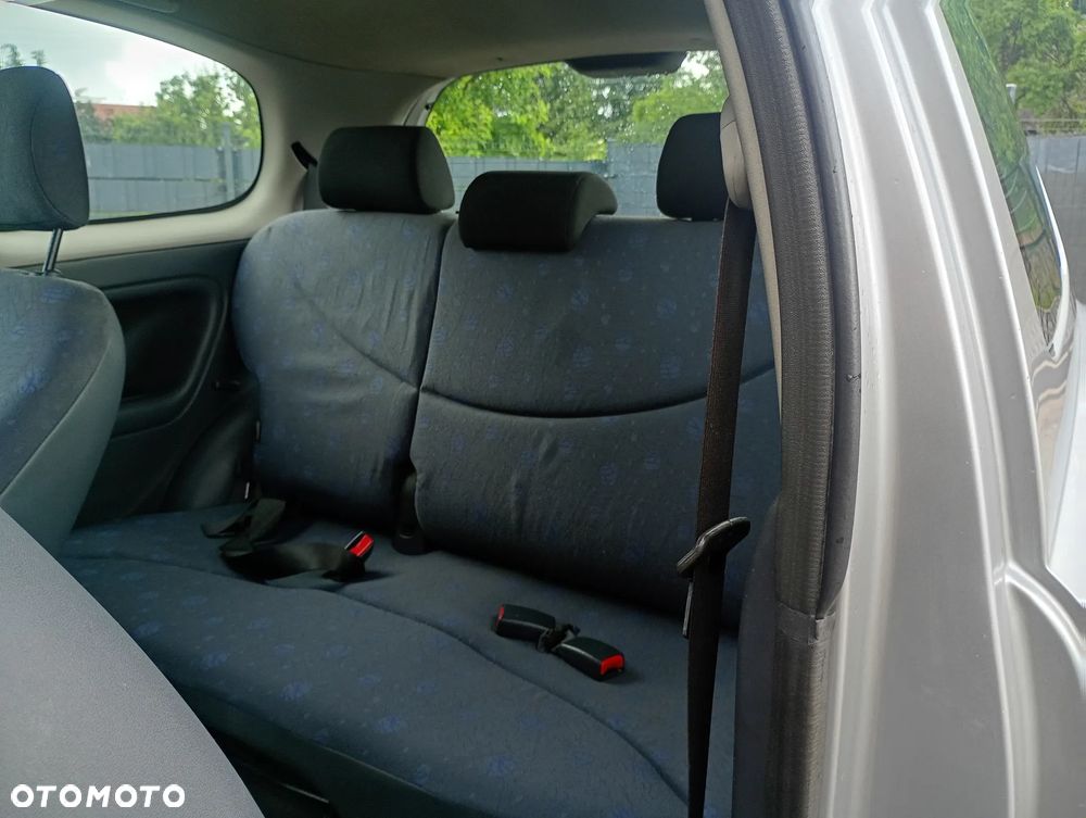 Toyota Yaris - 7