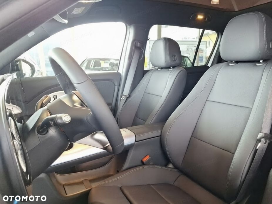 Mercedes-Benz GLB - 4