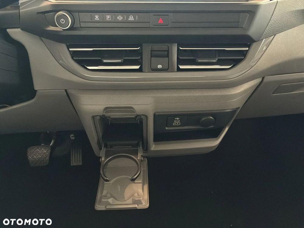 Volkswagen Caravelle - 34