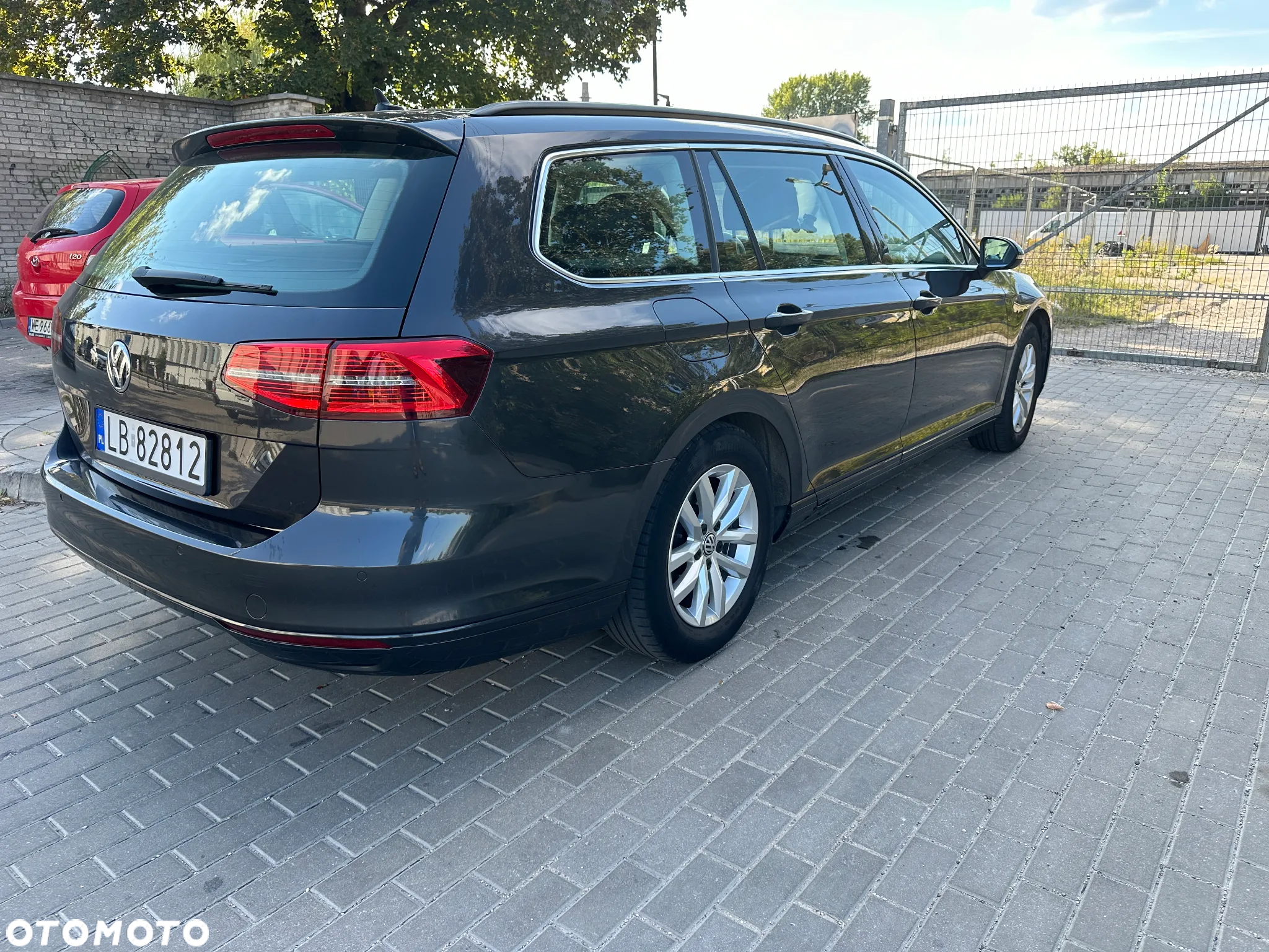Volkswagen Passat - 2