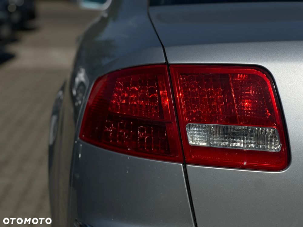Audi A8 - 12