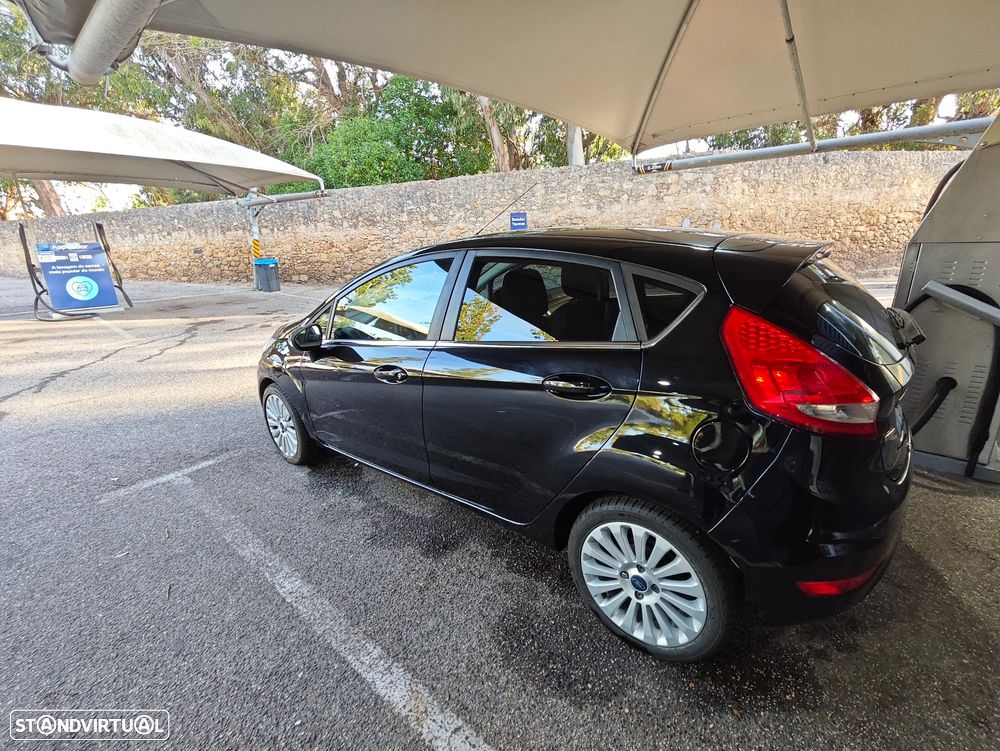 Ford Fiesta 1.6 TDCI Titanium - 16