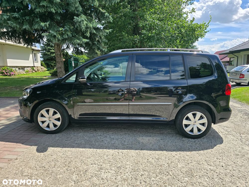 Volkswagen Touran - 17
